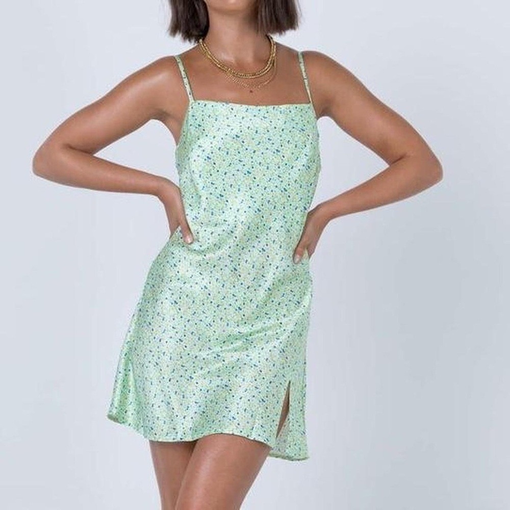 Light green floral satin‎ Princess Polly dress size 2